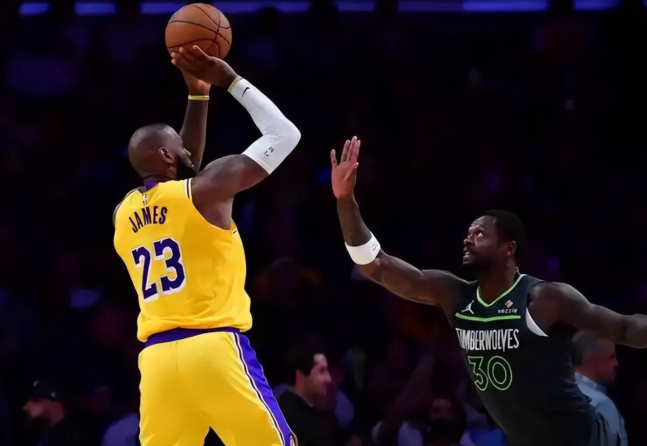  詹姆斯回归赛场，关键助攻首场状态亮眼，阿森纳观众沸腾！