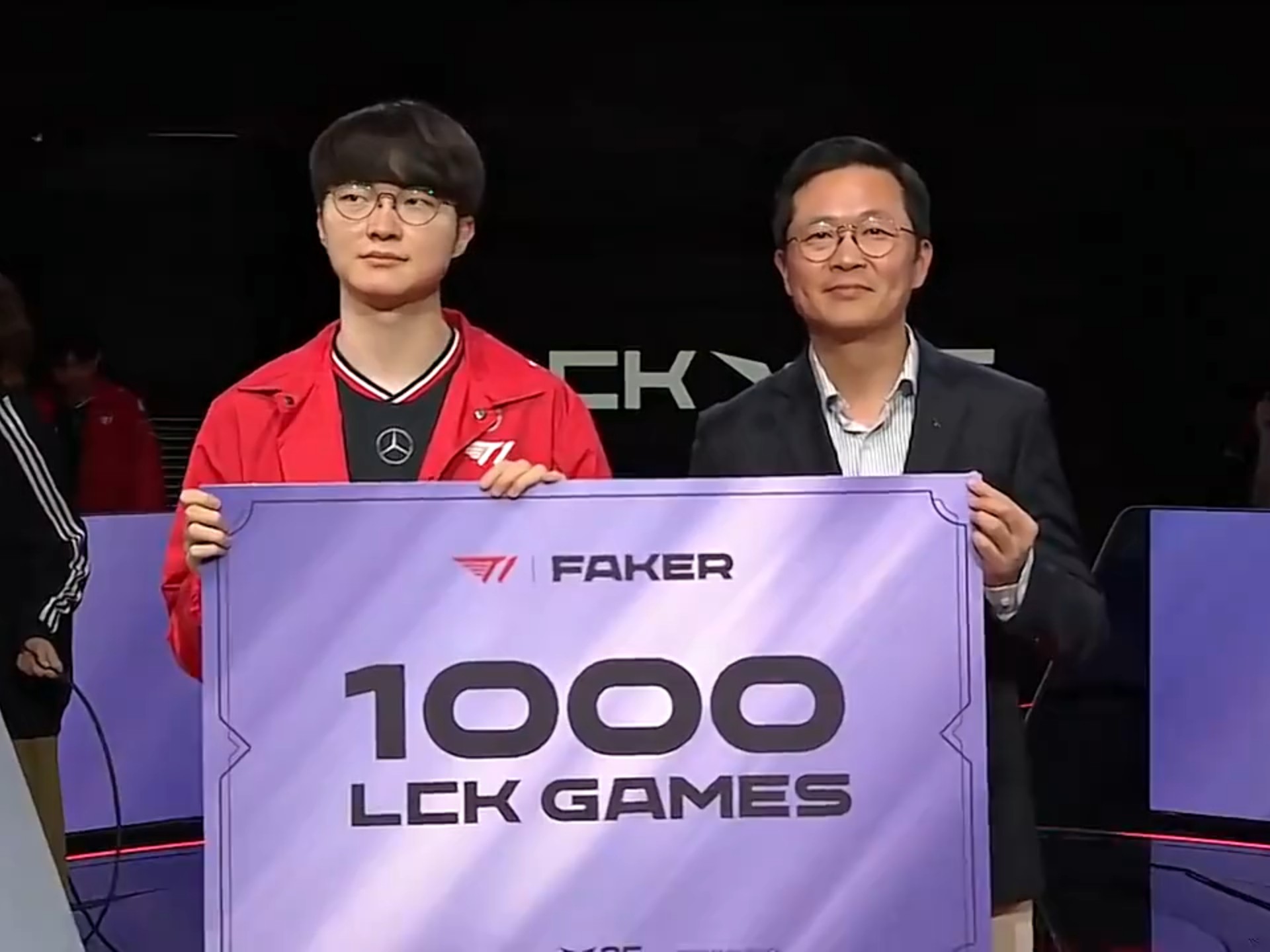  Faker巅峰对决，凯恩与80激战雄鹿分钟，大胜胜负难料！